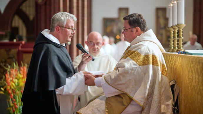 Christoph U. Wichmann OP legt Ewige Profess ab